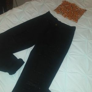 SHEINxs  black jean   with flora top 🔥👌